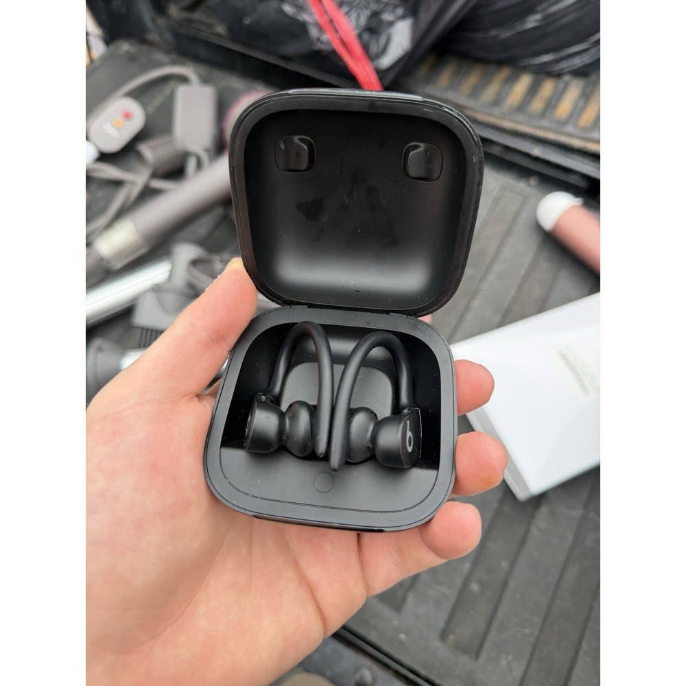 Beats by Dr. Dre Powerbeats Pro Wireless Earphones Black With Charging Case